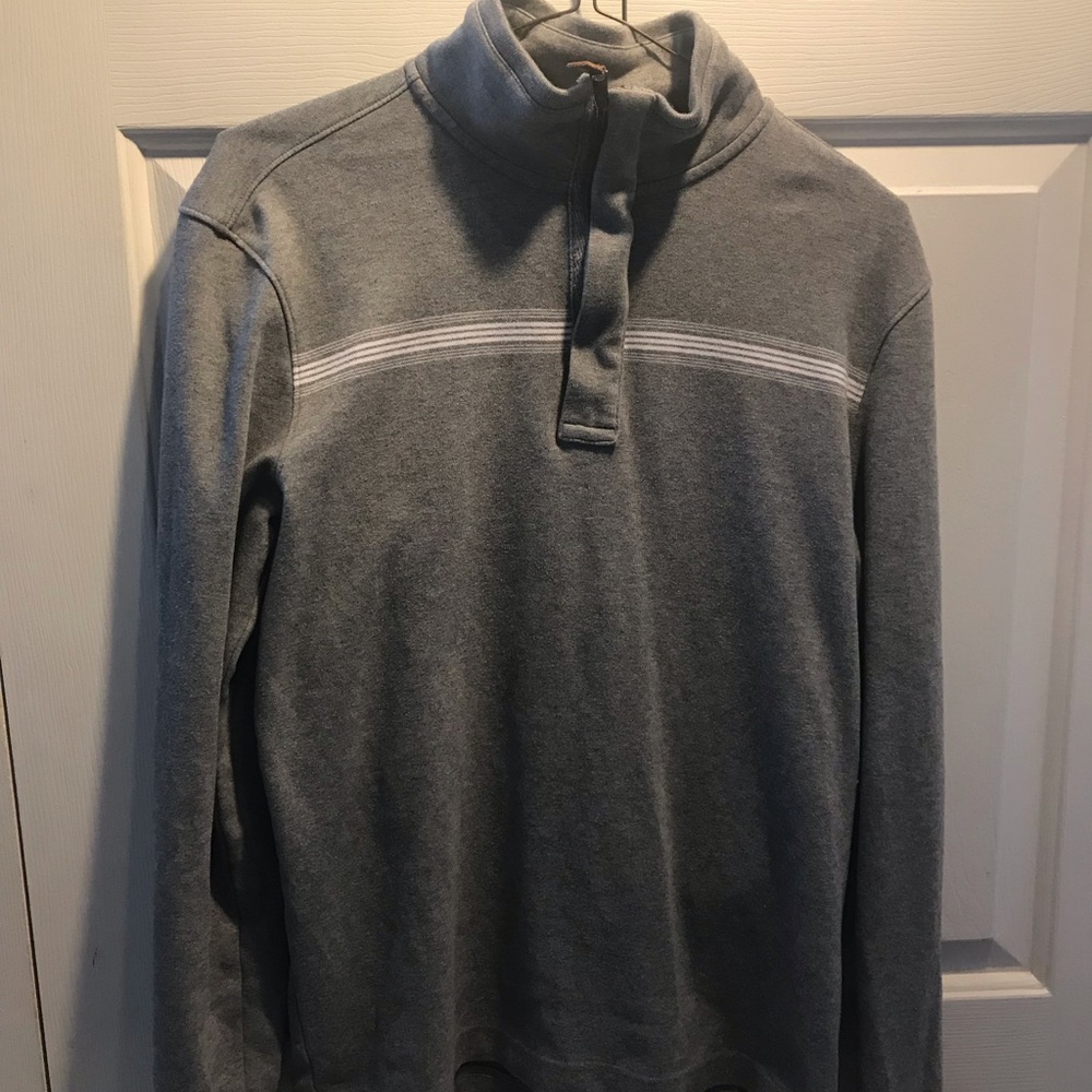 Banana Republic pullover with long sleeves :)